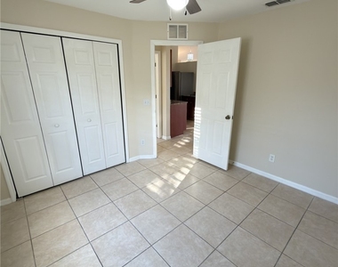2513 48th Street Sw - Photo Thumbnail 5