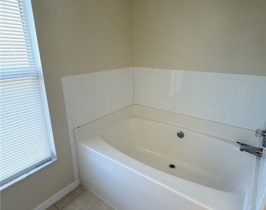 2513 48th Street Sw - Photo Thumbnail 1