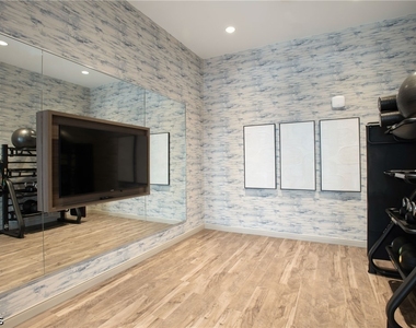 3260 Stockton Street - Photo Thumbnail 10