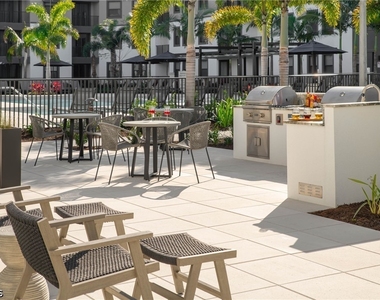 3260 Stockton Street - Photo Thumbnail 4