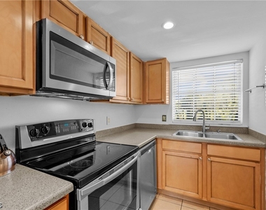 864 Courtington Lane - Photo Thumbnail 2