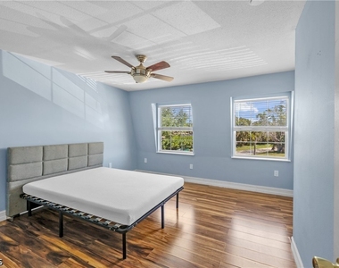 864 Courtington Lane - Photo Thumbnail 10