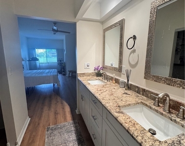 16551 Heron Coach Way - Photo Thumbnail 11