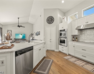 1015 Tivoli Lane - Photo Thumbnail 9