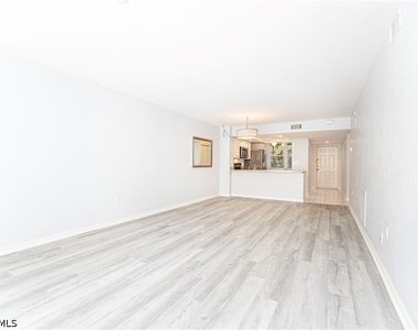 290 Naples Cove Drive - Photo Thumbnail 3