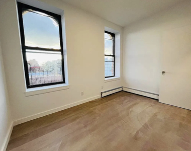2nd Avenue - Photo Thumbnail 9