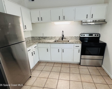 39 Cedar Avenue - Photo Thumbnail 2