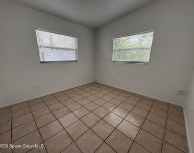 39 Cedar Avenue - Photo Thumbnail 10