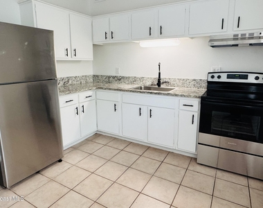 39 Cedar Avenue - Photo Thumbnail 3