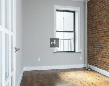 West 14th Street - Photo Thumbnail 2