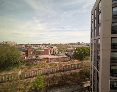 Queens Boulevard - Photo Thumbnail 5