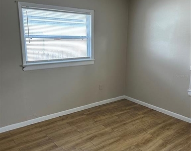 1111 Willow Avenue - Photo Thumbnail 8