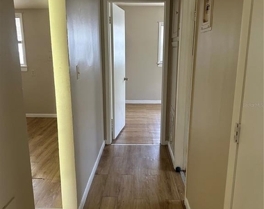 1111 Willow Avenue - Photo Thumbnail 6