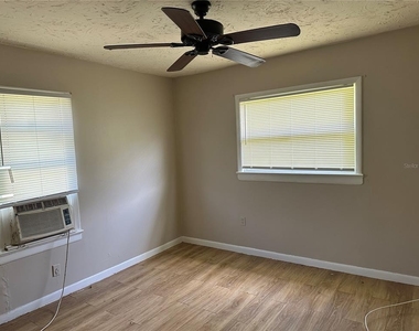 1111 Willow Avenue - Photo Thumbnail 5