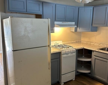 1111 Willow Avenue - Photo Thumbnail 2