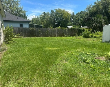 1111 Willow Avenue - Photo Thumbnail 9