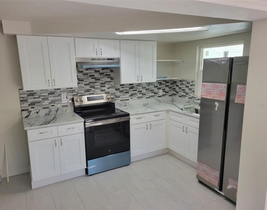 3433 Atlantis Drive - Photo Thumbnail 3