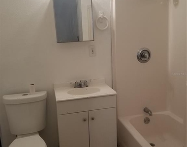 2107 W Chestnut Street - Photo Thumbnail 11