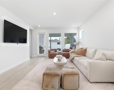 28905 Orange Berry Drive - Photo Thumbnail 14