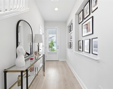 28905 Orange Berry Drive - Photo Thumbnail 4