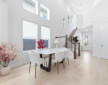 28905 Orange Berry Drive - Photo Thumbnail 12