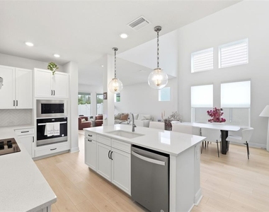 28905 Orange Berry Drive - Photo Thumbnail 9