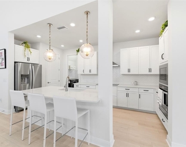 28905 Orange Berry Drive - Photo Thumbnail 6