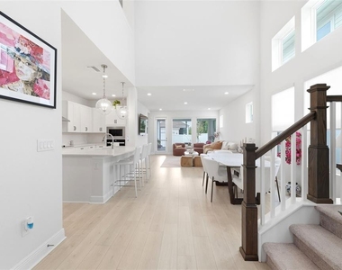 28905 Orange Berry Drive - Photo Thumbnail 5
