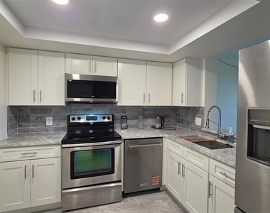 2618 Cove Cay Drive - Photo Thumbnail 15