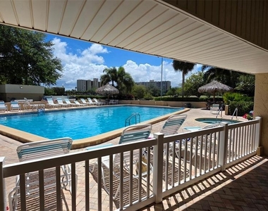 2618 Cove Cay Drive - Photo Thumbnail 23