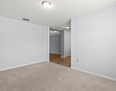 11366 Riddle Drive - Photo Thumbnail 4