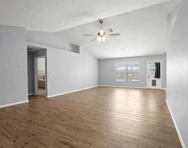11366 Riddle Drive - Photo Thumbnail 8