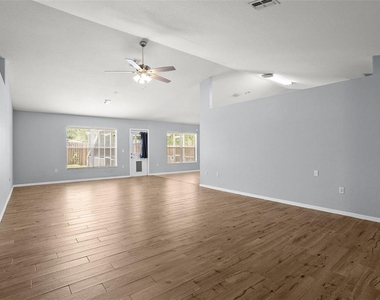11366 Riddle Drive - Photo Thumbnail 7