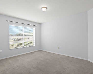 11366 Riddle Drive - Photo Thumbnail 5