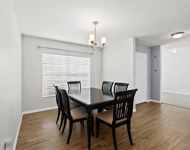 11366 Riddle Drive - Photo Thumbnail 6