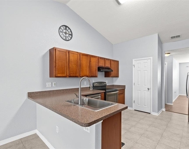 11366 Riddle Drive - Photo Thumbnail 14