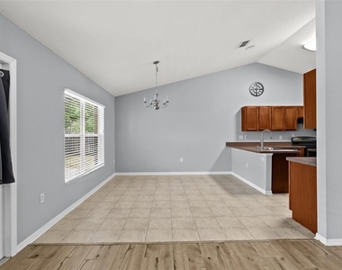 11366 Riddle Drive - Photo Thumbnail 11