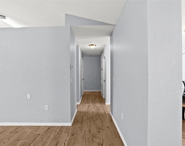 11366 Riddle Drive - Photo Thumbnail 18