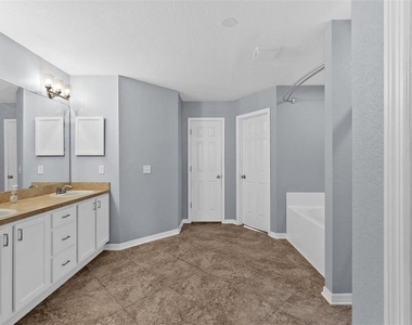 11366 Riddle Drive - Photo Thumbnail 23