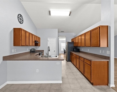 11366 Riddle Drive - Photo Thumbnail 13