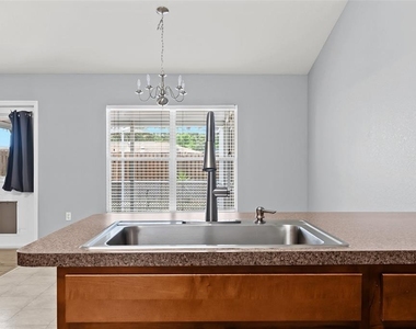 11366 Riddle Drive - Photo Thumbnail 17