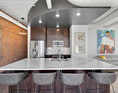 175 2nd Street S - Photo Thumbnail 2