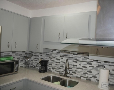 6165 Chesham Drive - Photo Thumbnail 6