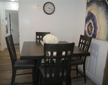 6165 Chesham Drive - Photo Thumbnail 11
