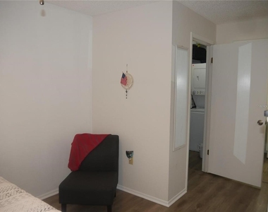 6165 Chesham Drive - Photo Thumbnail 24