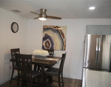 6165 Chesham Drive - Photo Thumbnail 9