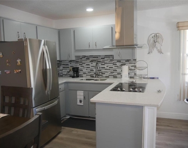 6165 Chesham Drive - Photo Thumbnail 5