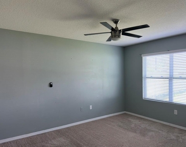 1519 Diamond Loop Drive - Photo Thumbnail 6