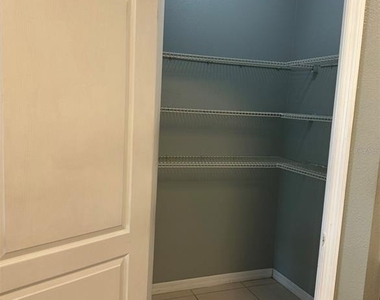 1519 Diamond Loop Drive - Photo Thumbnail 8