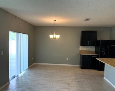 1519 Diamond Loop Drive - Photo Thumbnail 3